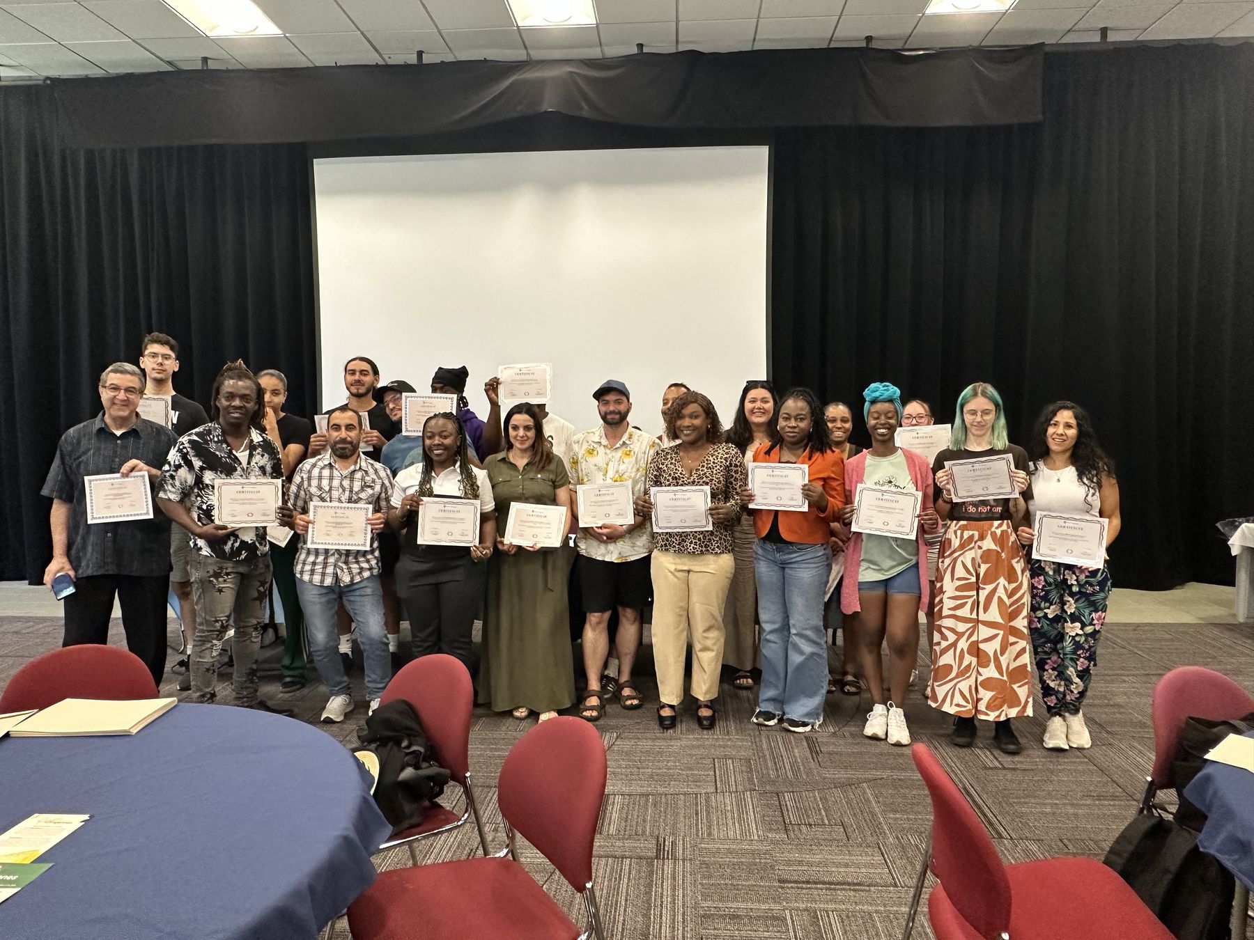 Remise de certificats aux participant·e·s d'une formation du Collectif Jeunesse