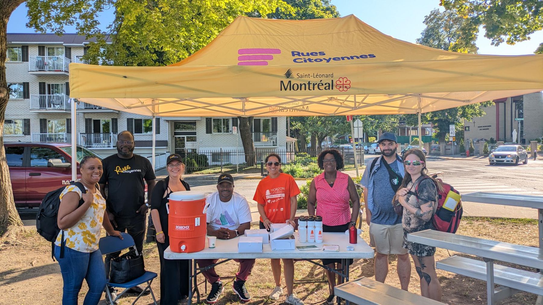 Kiosque du Collectif Jeunesse et de Rues citoyennes au parc Garibaldi